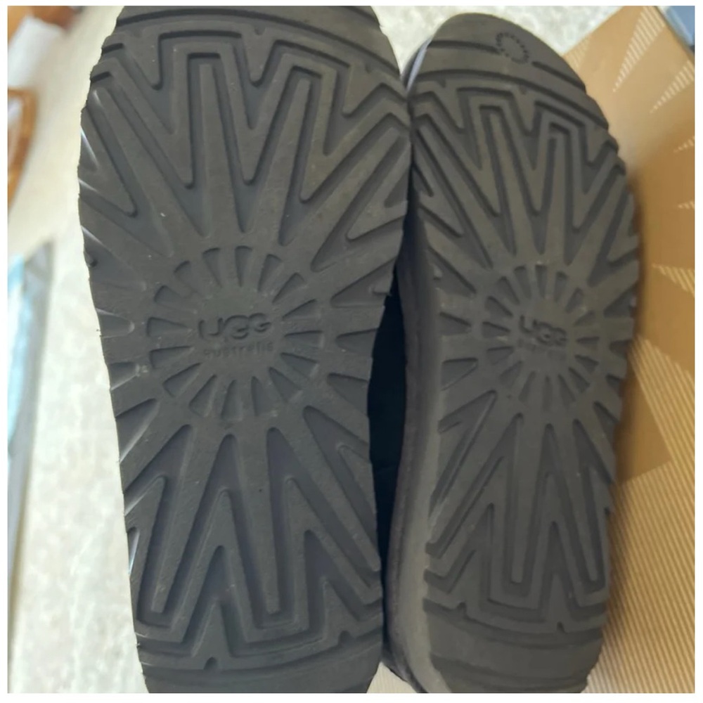 Ugg Lyla Sequin Boot Size 8 - image 6